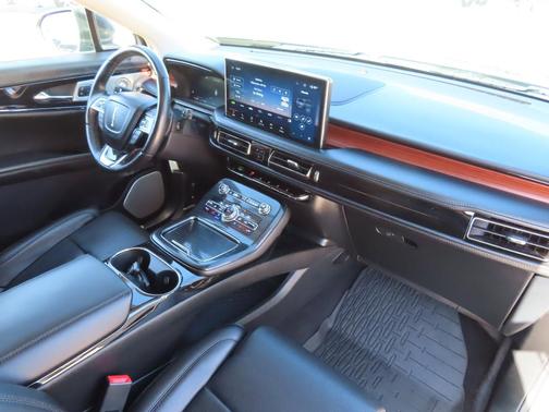 Green Clearcoat Metallic 2022 Lincoln Nautilus Reserve