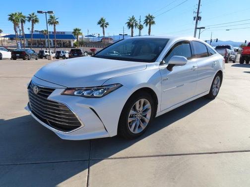 2021 Toyota Avalon Hybrid XLE