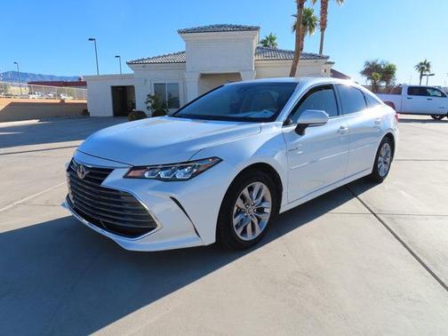 2021 Toyota Avalon Hybrid XLE