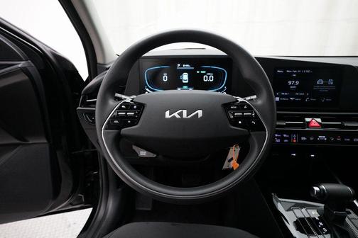 2024 Kia Niro LX