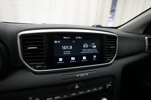 Black Cherry 2022 Kia Sportage LX