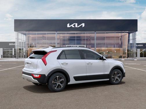Snow White Pearl 2026 Kia Niro EX