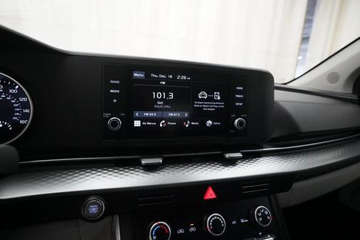 2023 Kia Carnival LX