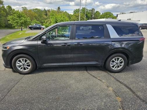 2022 Kia Carnival LXS