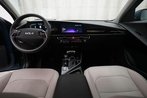 Mineral Blue 2024 Kia Niro EX