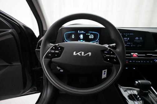 2024 Kia Niro LX