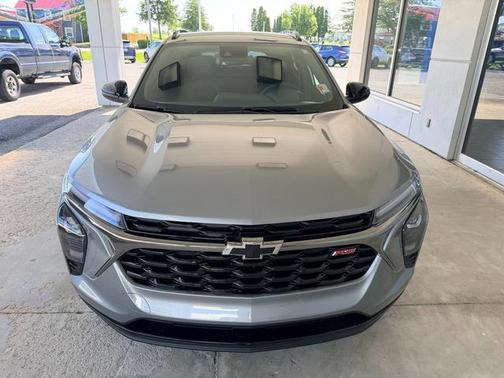 Sterling Gray Metallic 2026 Chevrolet Trax 2RS
