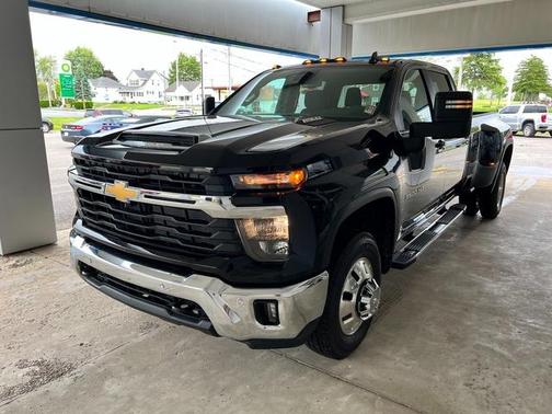 2025 Chevrolet Silverado 3500 LT
