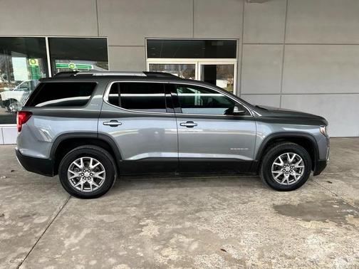 2022 GMC Acadia SLT