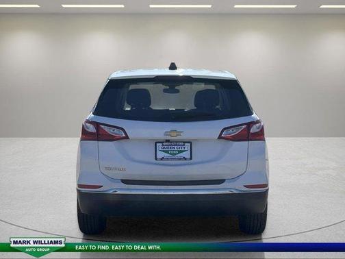 Summit White 2018 Chevrolet Equinox LS