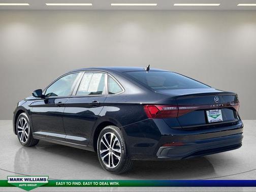 Deep Black Pearl Effect 2025 Volkswagen Jetta 1.5T Sport
