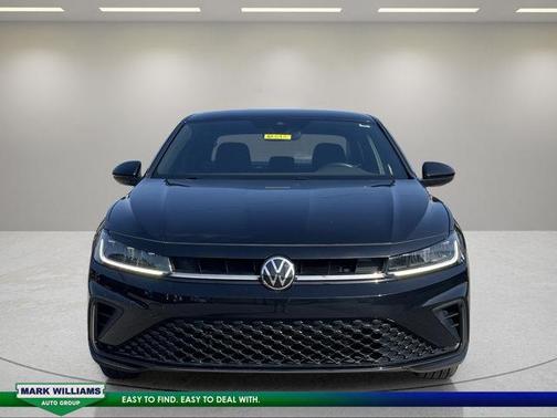 Deep Black Pearl Effect 2025 Volkswagen Jetta 1.5T Sport