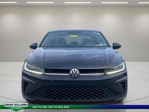 Deep Black Pearl Effect 2025 Volkswagen Jetta 1.5T Sport