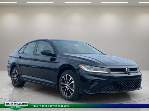 Deep Black Pearl Effect 2025 Volkswagen Jetta 1.5T Sport