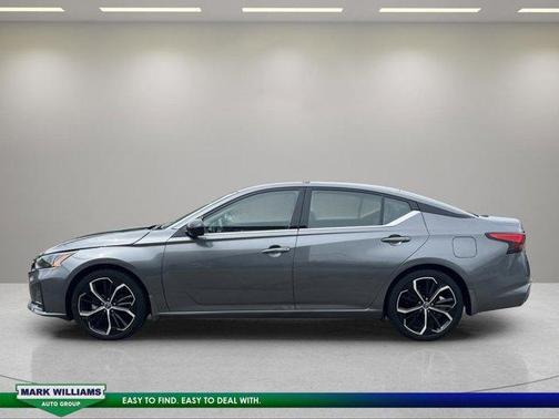 Gun Metallic 2025 Nissan Altima SR