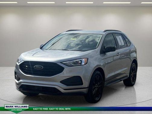 Silver 2022 Ford Edge SE
