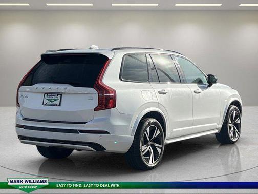 2023 Volvo XC90 Recharge Plug-In Hybrid T8 Plus Dark Theme 7-Seater