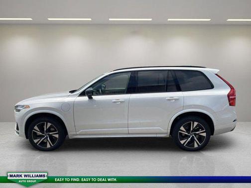 2023 Volvo XC90 Recharge Plug-In Hybrid T8 Plus Dark Theme 7-Seater
