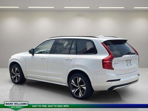 2023 Volvo XC90 Recharge Plug-In Hybrid T8 Plus Dark Theme 7-Seater