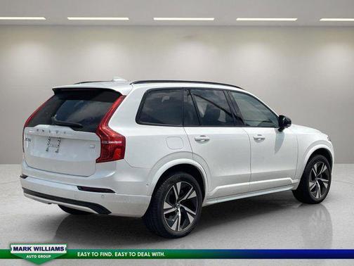 2023 Volvo XC90 Recharge Plug-In Hybrid T8 Plus Dark Theme 7-Seater