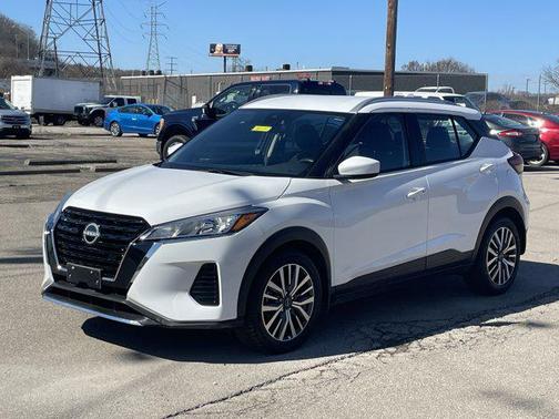 2023 Nissan Kicks SV