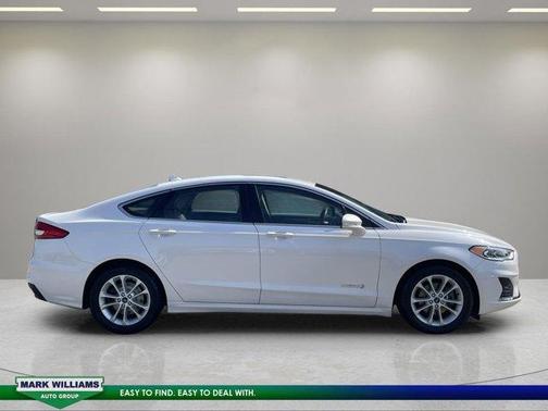 White 2019 Ford Fusion Hybrid SEL
