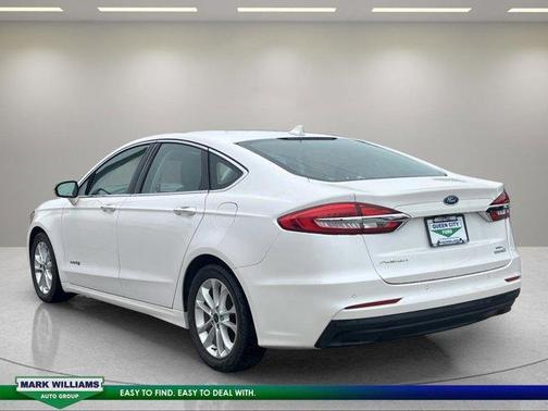 White 2019 Ford Fusion Hybrid SEL