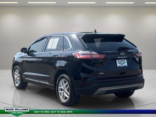 Black 2023 Ford Edge SEL