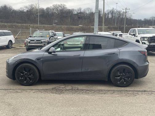 2022 Tesla Model Y Long Range Dual Motor All-Wheel Drive