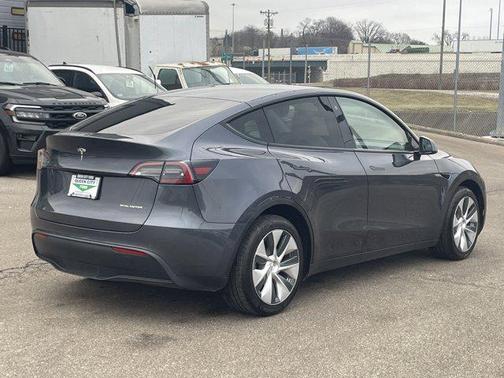 2022 Tesla Model Y Long Range Dual Motor All-Wheel Drive