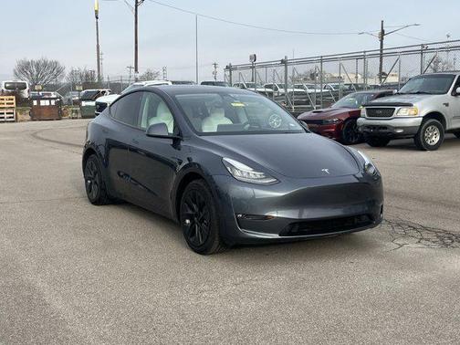 2022 Tesla Model Y Long Range Dual Motor All-Wheel Drive