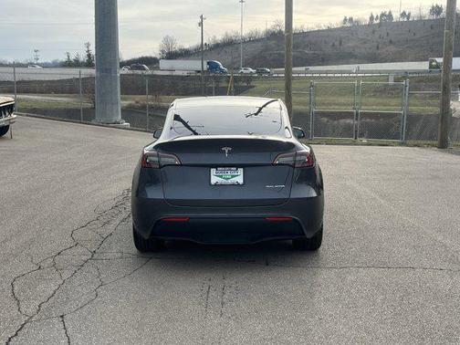 2022 Tesla Model Y Long Range Dual Motor All-Wheel Drive