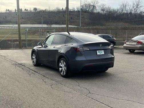 2022 Tesla Model Y Long Range Dual Motor All-Wheel Drive