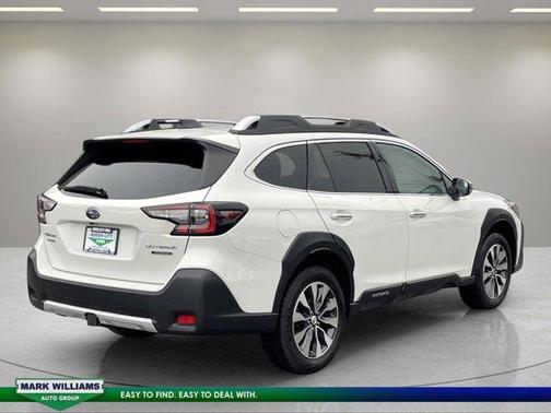 Crystal White Pearl 2023 Subaru Outback Touring