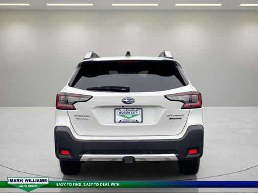 Crystal White Pearl 2023 Subaru Outback Touring