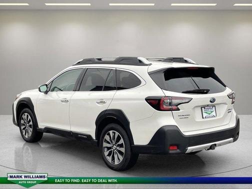 Crystal White Pearl 2023 Subaru Outback Touring