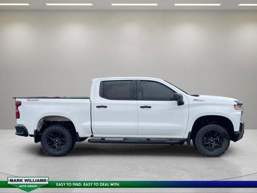 Summit White 2020 Chevrolet Silverado 1500 Custom Trail Boss
