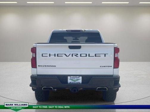 Summit White 2020 Chevrolet Silverado 1500 Custom Trail Boss