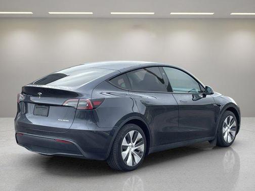 2024 Tesla Model Y Long Range Dual Motor All-Wheel Drive