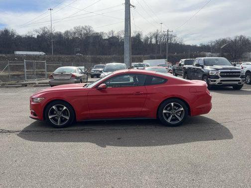 2016 Ford Mustang V6