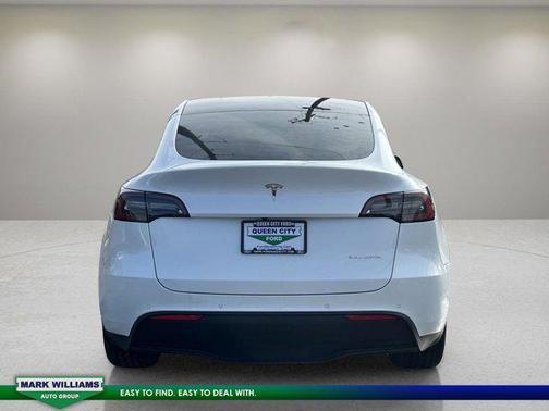2022 Tesla Model Y Long Range Dual Motor All-Wheel Drive