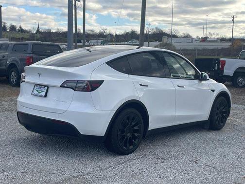 2022 Tesla Model Y Long Range Dual Motor All-Wheel Drive