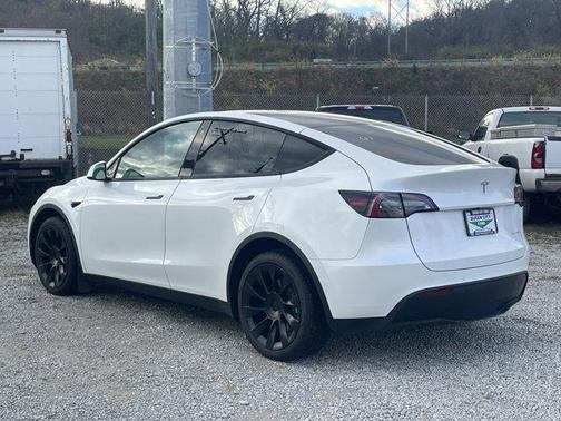 2022 Tesla Model Y Long Range Dual Motor All-Wheel Drive