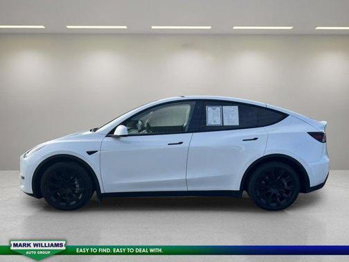 2022 Tesla Model Y Long Range Dual Motor All-Wheel Drive
