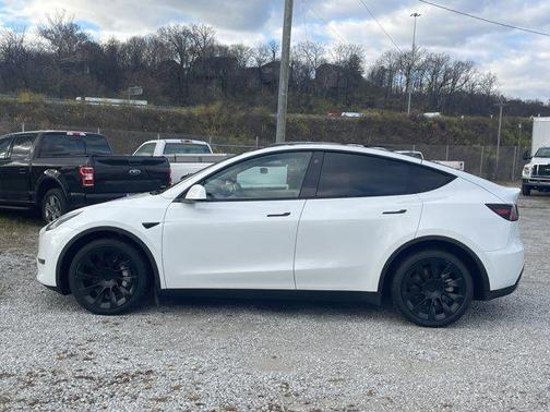 2022 Tesla Model Y Long Range Dual Motor All-Wheel Drive