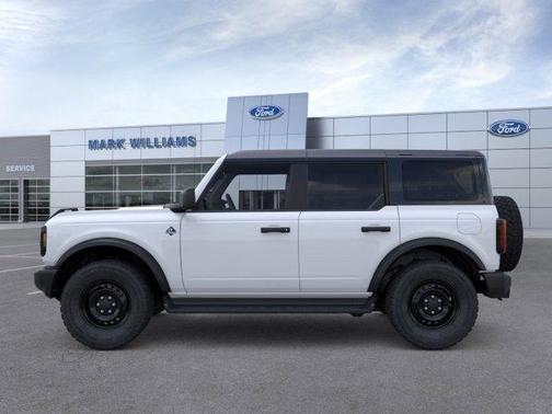 Oxford White 2026 Ford Bronco Outer Banks