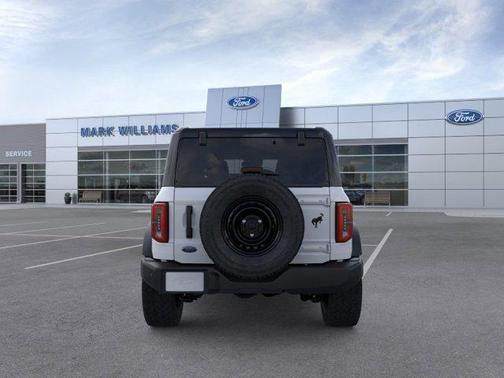 Oxford White 2026 Ford Bronco Outer Banks