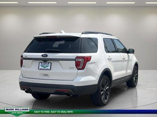 White 2017 Ford Explorer XLT