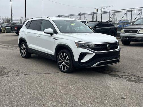 2024 Volkswagen Taos 1.5T SE