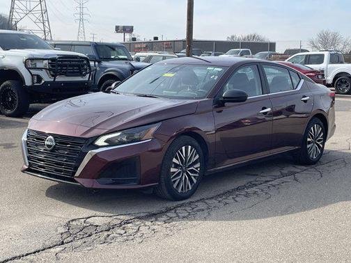 2025 Nissan Altima SV FWD